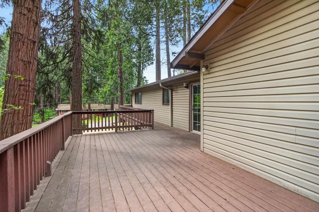 6210 Pine St, Pollock Pines, CA 95726