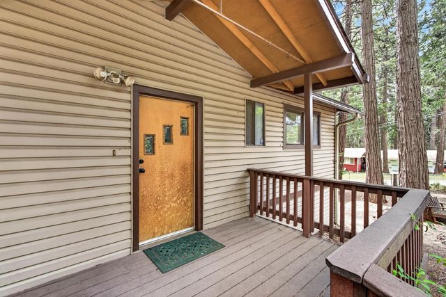 6210 Pine St, Pollock Pines, CA 95726