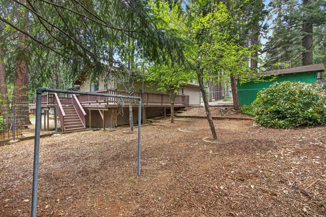 6210 Pine St, Pollock Pines, CA 95726