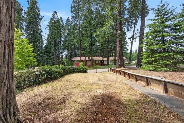 6210 Pine St, Pollock Pines, CA 95726