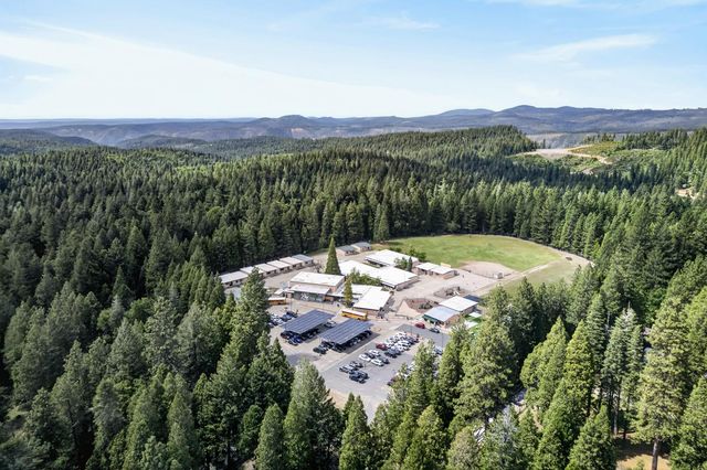6210 Pine St, Pollock Pines, CA 95726