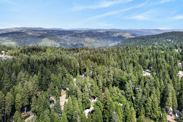 6210 Pine St, Pollock Pines, CA 95726