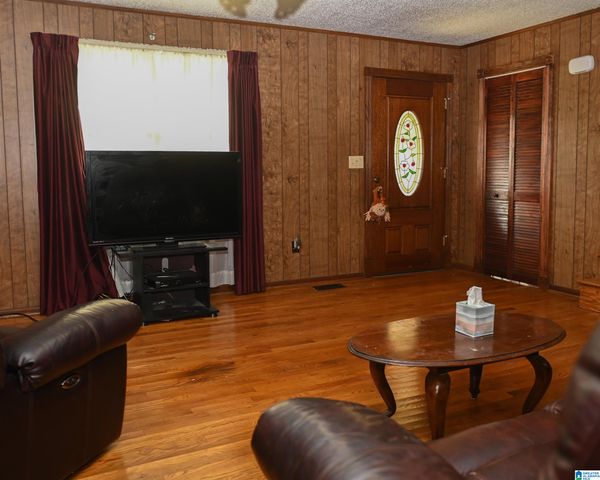 203 HANNAH AVENUE SE, Attalla, AL 35954
