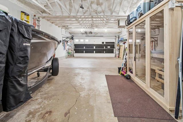 2222 Draper Avenue, Roseville, MN 55113