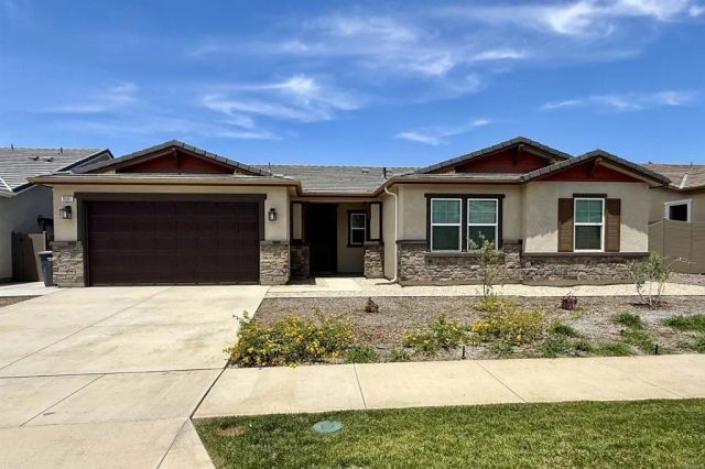 3501 Foxley Dr, Escondido, CA 92027
