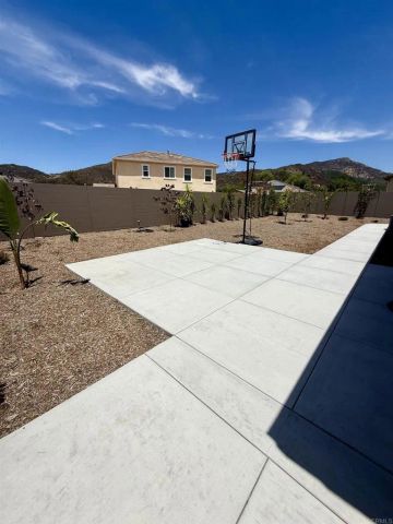 3501 Foxley Dr, Escondido, CA 92027