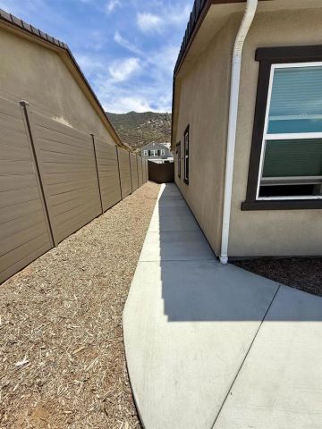 3501 Foxley Dr, Escondido, CA 92027