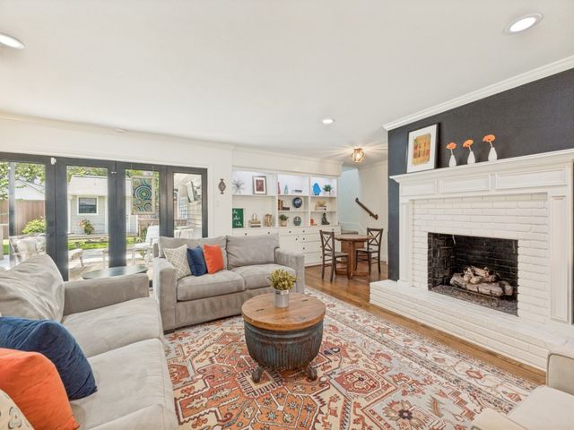 3326 Regent Drive, Dallas, TX 75229