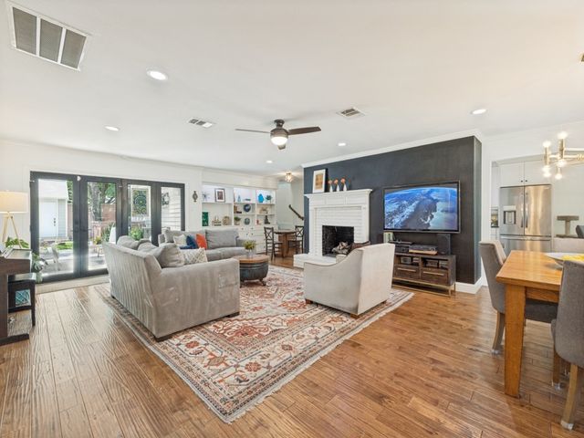 3326 Regent Drive, Dallas, TX 75229