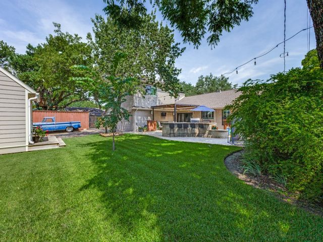 3326 Regent Drive, Dallas, TX 75229