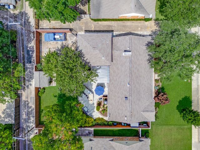 3326 Regent Drive, Dallas, TX 75229