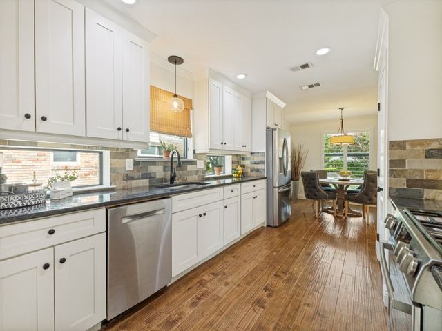 3326 Regent Drive, Dallas, TX 75229