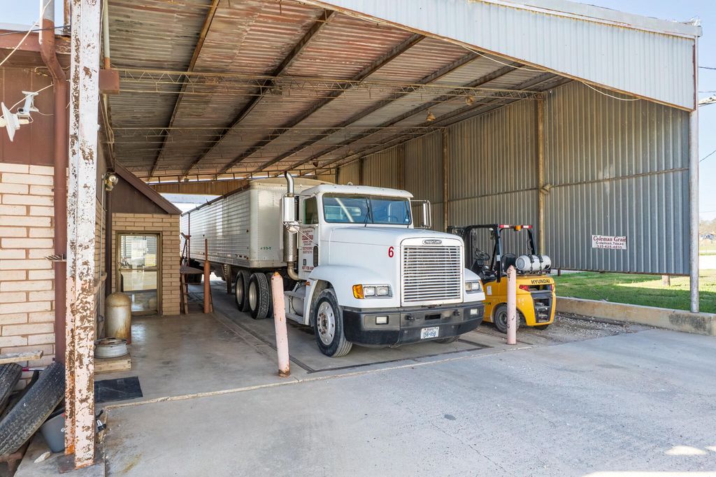 Image 12 of property listing at 716 Brush Street, Coleman, TX 76834