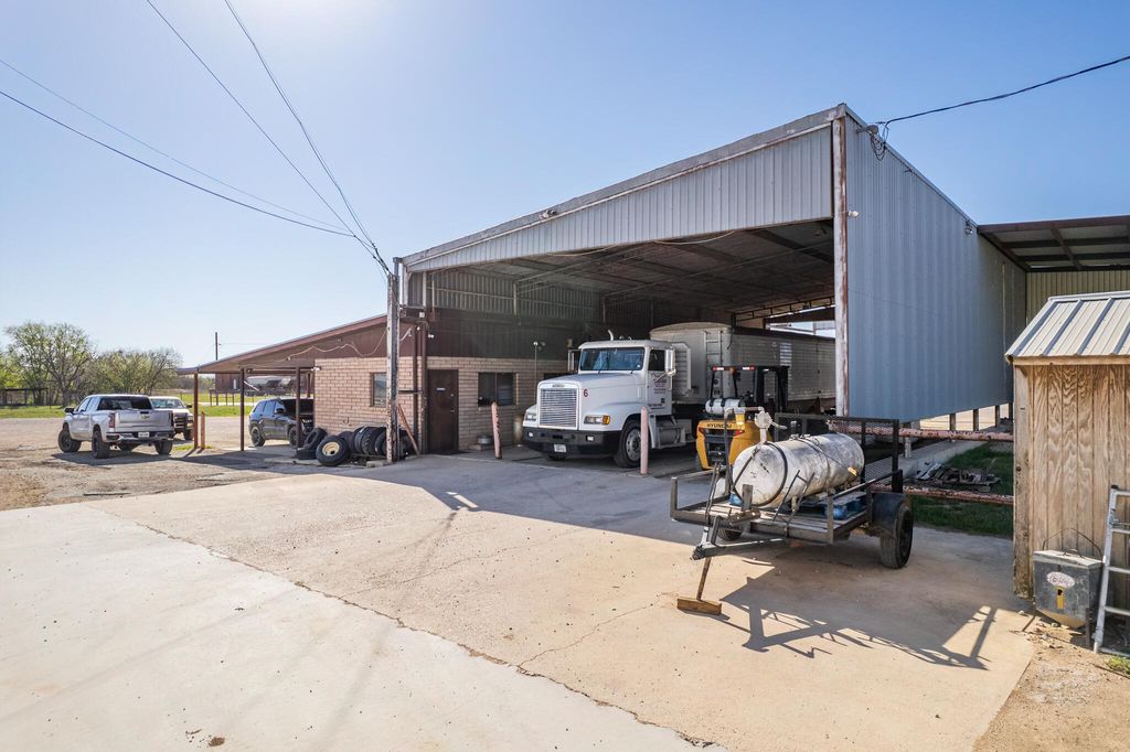 Image 15 of property listing at 716 Brush Street, Coleman, TX 76834