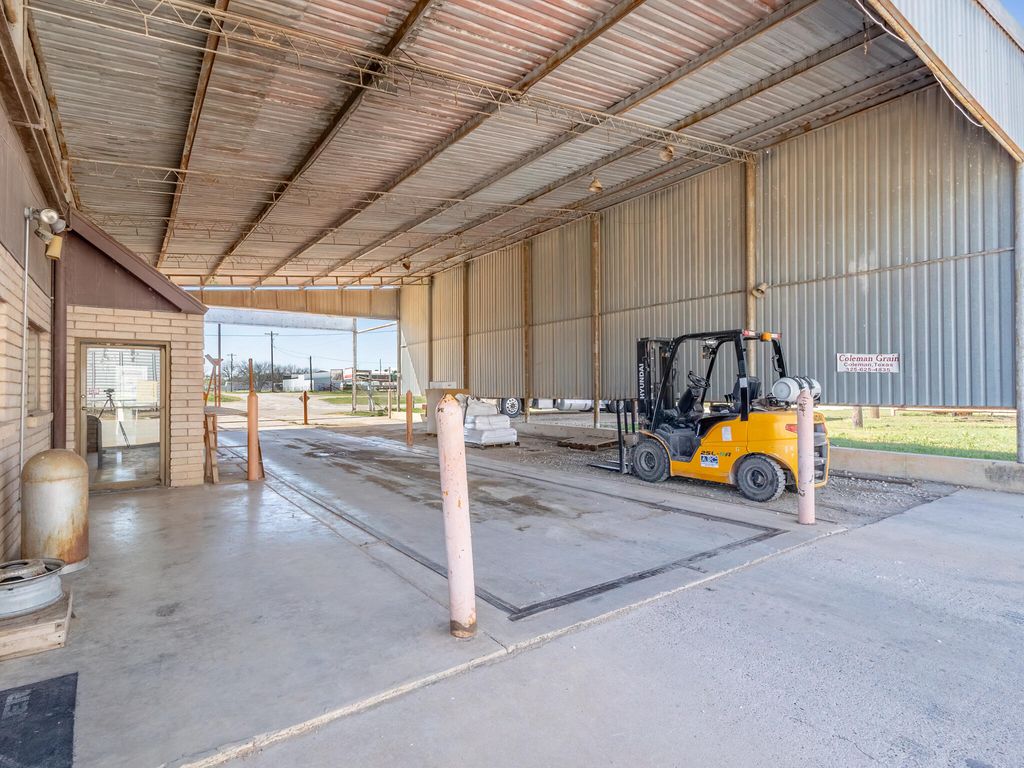 Image 18 of property listing at 716 Brush Street, Coleman, TX 76834