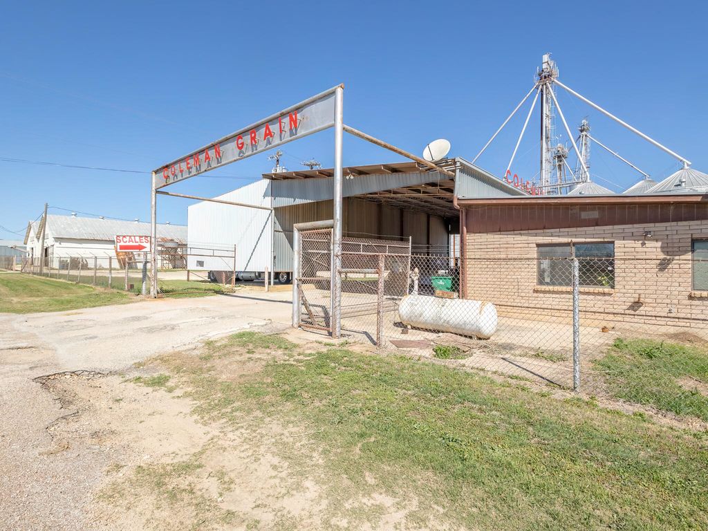 Image 22 of property listing at 716 Brush Street, Coleman, TX 76834