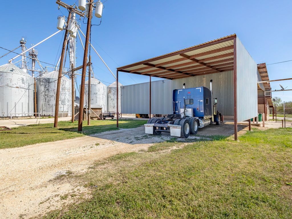 Image 30 of property listing at 716 Brush Street, Coleman, TX 76834