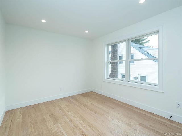 35A Dunwood Road, Port Washington, NY 11050