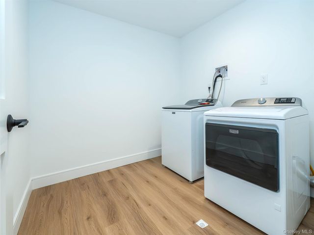 35A Dunwood Road, Port Washington, NY 11050