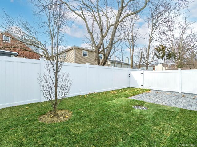 35A Dunwood Road, Port Washington, NY 11050