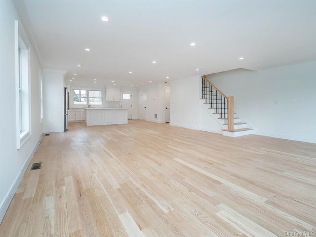 35A Dunwood Road, Port Washington, NY 11050