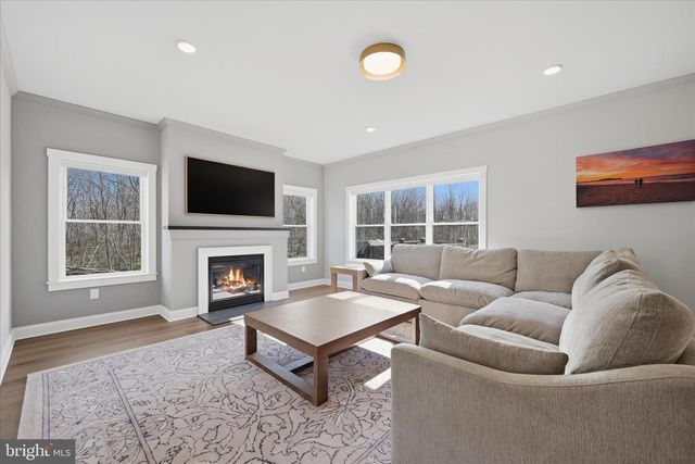 1434 CLOVERDALE RD, Charles Town, WV 25414