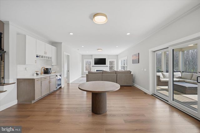 1434 CLOVERDALE RD, Charles Town, WV 25414