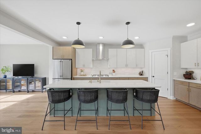 1434 CLOVERDALE RD, Charles Town, WV 25414