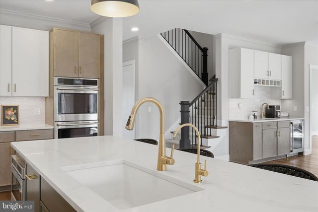 1434 CLOVERDALE RD, Charles Town, WV 25414