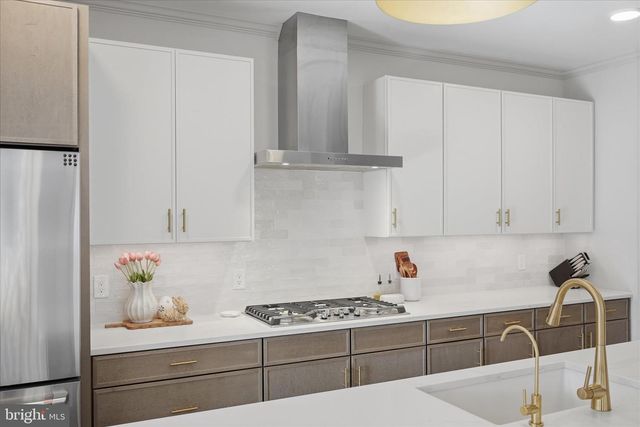 1434 CLOVERDALE RD, Charles Town, WV 25414