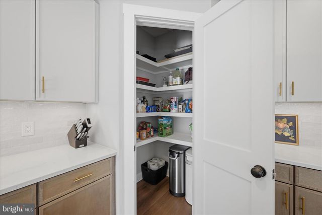 1434 CLOVERDALE RD, Charles Town, WV 25414