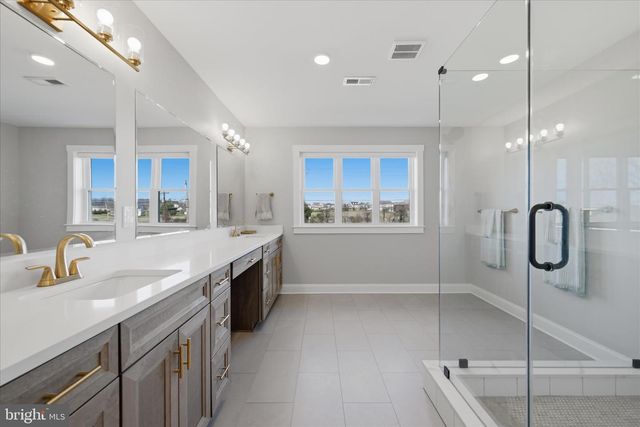 1434 CLOVERDALE RD, Charles Town, WV 25414