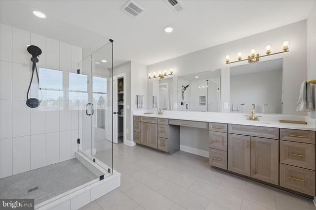 1434 CLOVERDALE RD, Charles Town, WV 25414