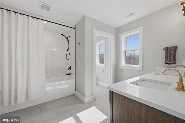 1434 CLOVERDALE RD, Charles Town, WV 25414