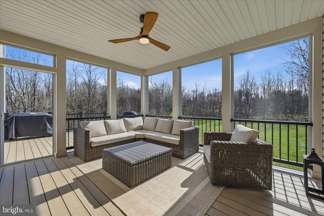 1434 CLOVERDALE RD, Charles Town, WV 25414