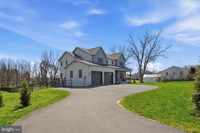 1434 CLOVERDALE RD, Charles Town, WV 25414