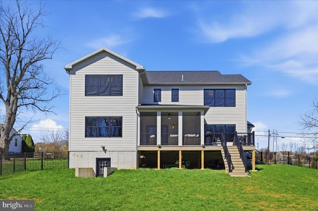 1434 CLOVERDALE RD, Charles Town, WV 25414