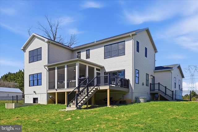 1434 CLOVERDALE RD, Charles Town, WV 25414