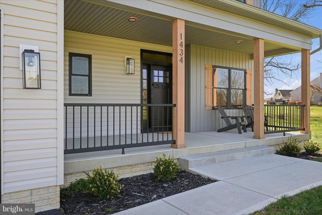 1434 CLOVERDALE RD, Charles Town, WV 25414