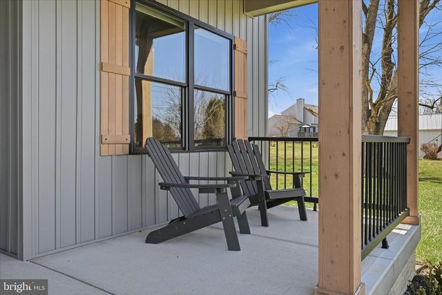 1434 CLOVERDALE RD, Charles Town, WV 25414