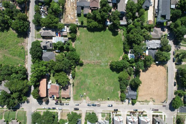 211 E Neely Street, Dallas, TX 75203