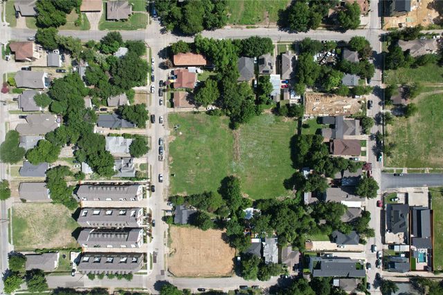 211 E Neely Street, Dallas, TX 75203