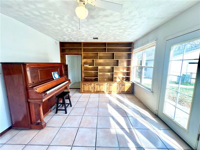 235 S Galveston, Russellville, AR 72801