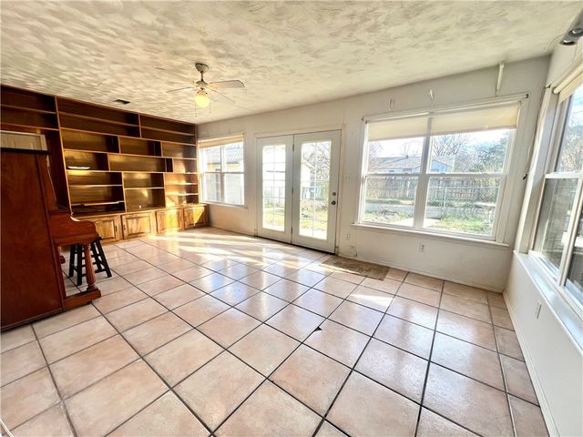 235 S Galveston, Russellville, AR 72801