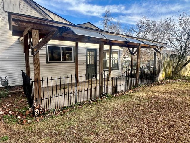 235 S Galveston, Russellville, AR 72801