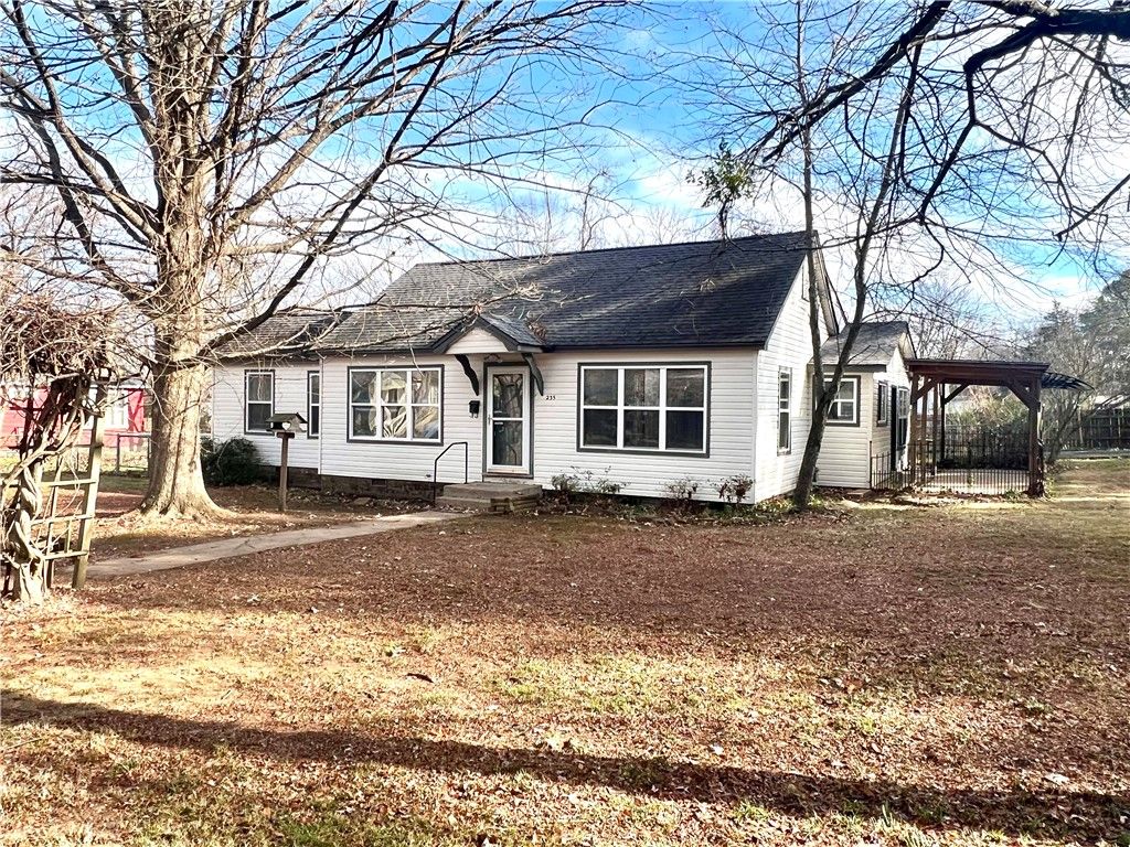 235 S Galveston, Russellville, AR 72801