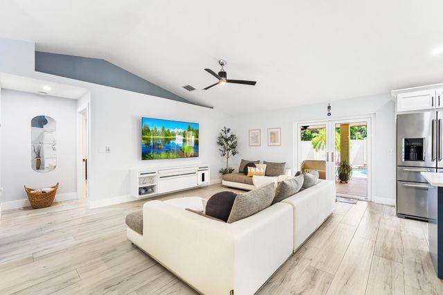 1750 17th Avenue N, Lake Worth Beach, FL 33460