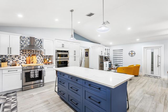 1750 17th Avenue N, Lake Worth Beach, FL 33460
