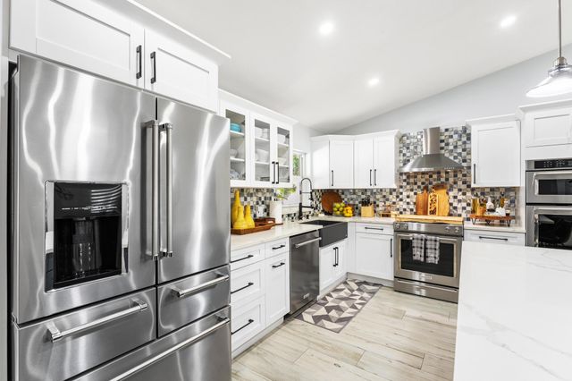 1750 17th Avenue N, Lake Worth Beach, FL 33460