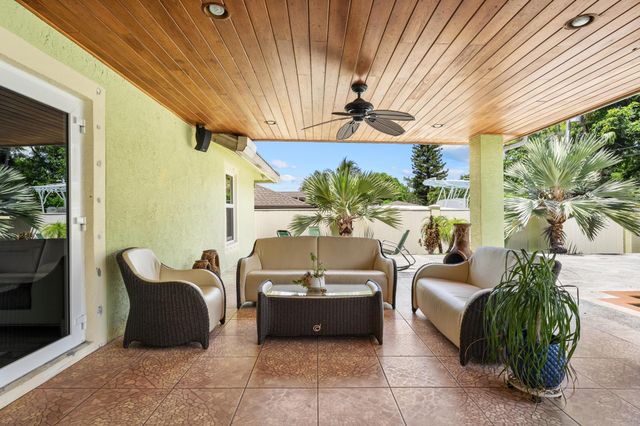 1750 17th Avenue N, Lake Worth Beach, FL 33460